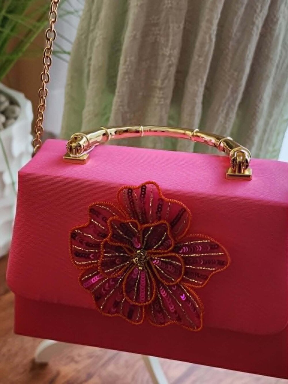 NWT Lisi Lerch Pink Lulu Handbag Gold Bamboo Handle Sequin Flower Chain Strap - Picture 4 of 11